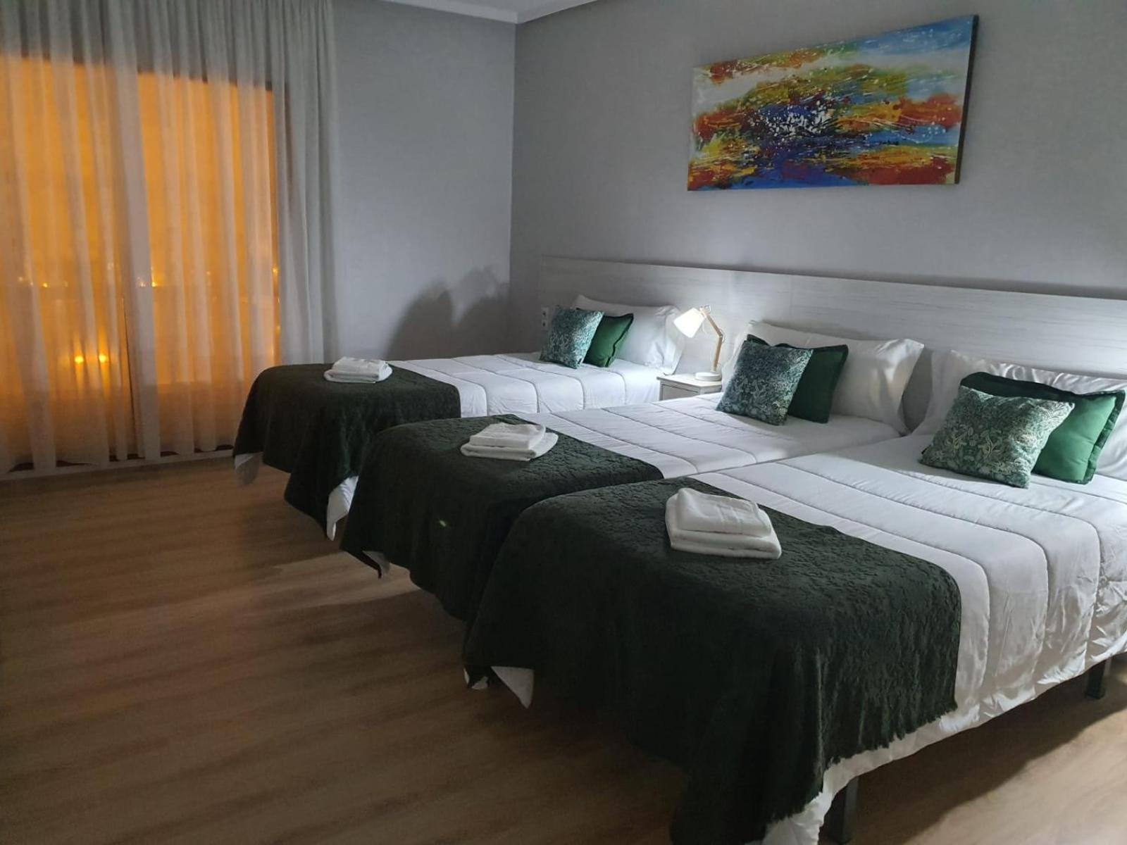 Pension Muro De La Mata Logrono Room photo