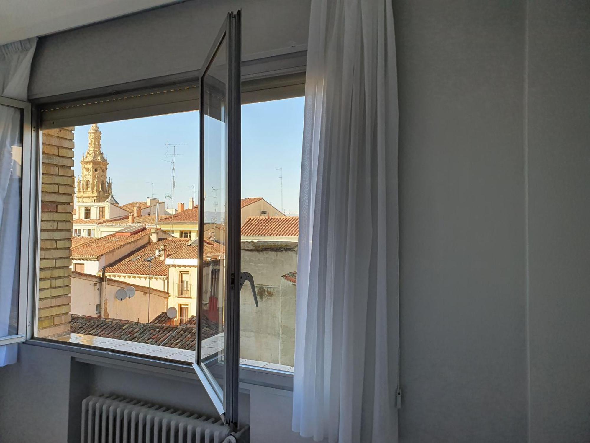 Pension Muro De La Mata Logrono Room photo